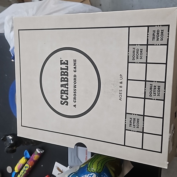 Clue - The Great Detective Game - Classic Collector's Edition and Scrabble Class - Picture 2 of 9